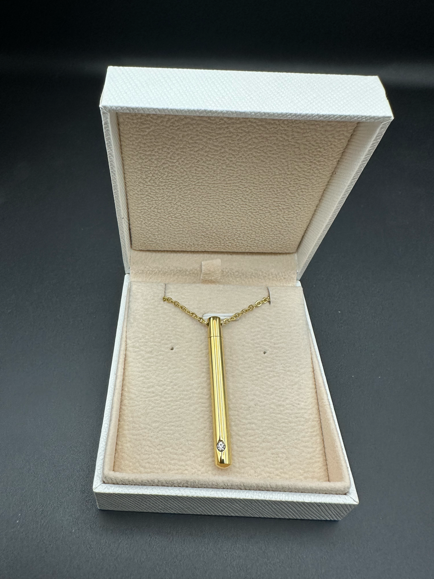 Golden Bar with Stone - Necklace